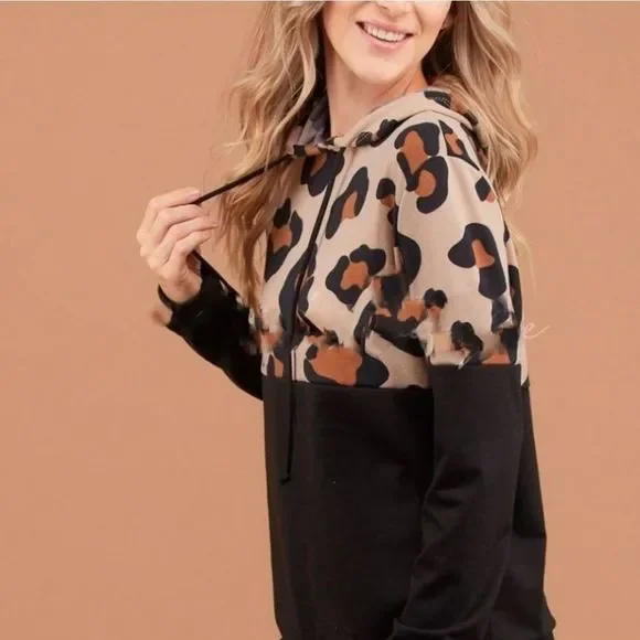Black Animal Print Hoodie Top - Picture 3 of 4